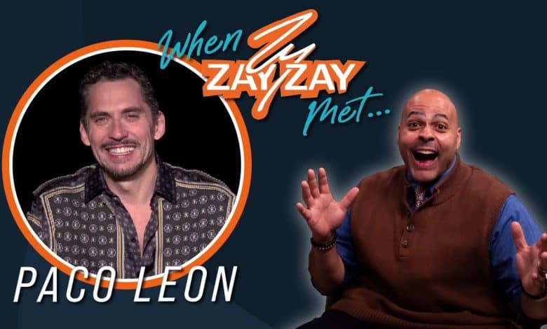 Split-screen image featuring two men. On the left, Paco León smiles in a denim jacket framed by an orange circle. On the right, a man in a brown sweater gestures excited