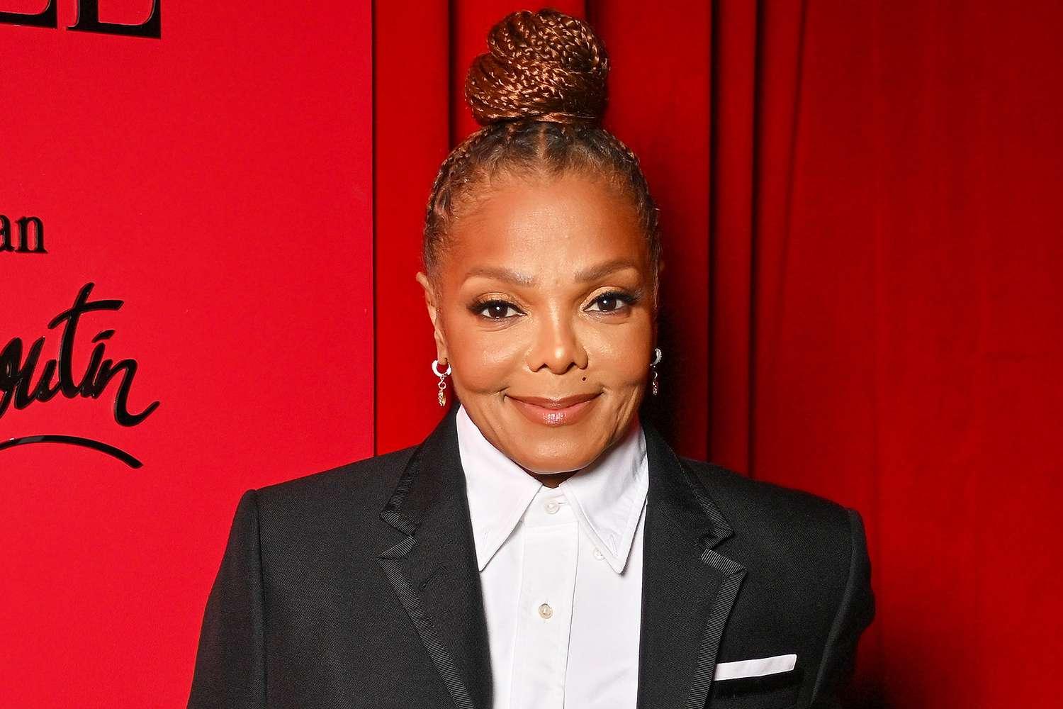Janet Jackson Icon Award 2.jpg